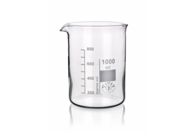 Two pyrex beakers, one larger with a 400 ml capacity and one smaller with a 150 ml capacity, marked with measurement lines, on a light gray background.